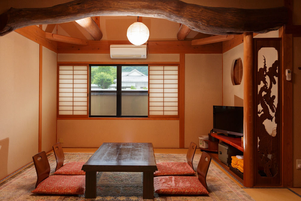 Yufuin Ryokan Nogiku Екстер'єр фото